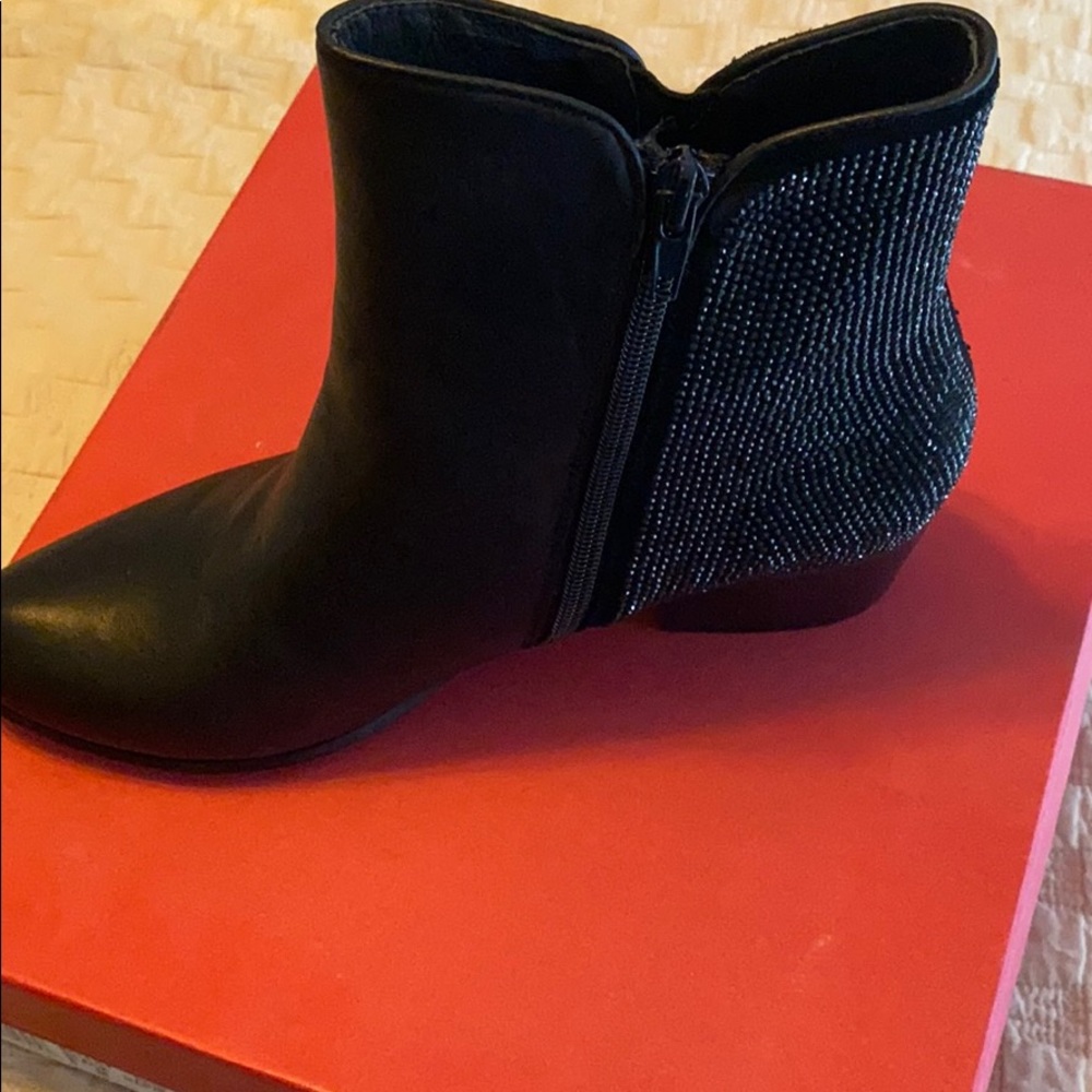 Black boots - Picture 2 of 2